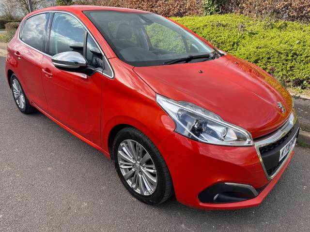 Peugeot 208 1.6 BlueHDi 100 Allure 5dr [non Start Stop] Hatchback Diesel Salamaca Orange