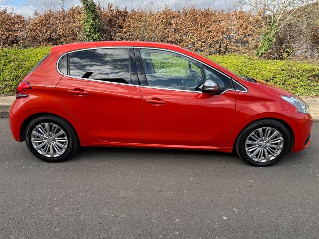 2016 Peugeot 208 1.6 BlueHDi 100 Allure 5dr [non Start Stop]